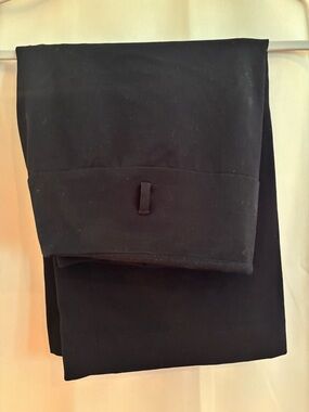 Women’s pencil skirt with belt loops and slit